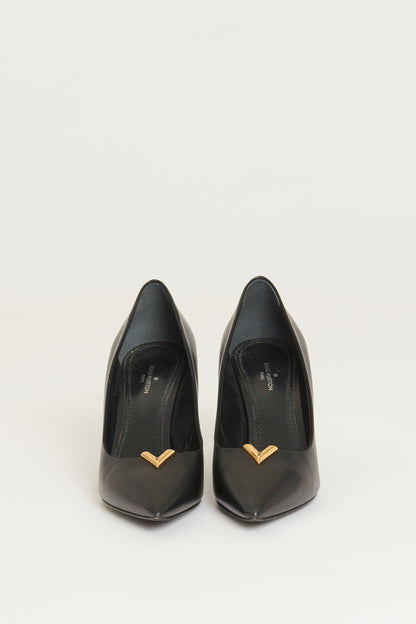 Black Leather V Logo Heartbreaker Preowned Heels