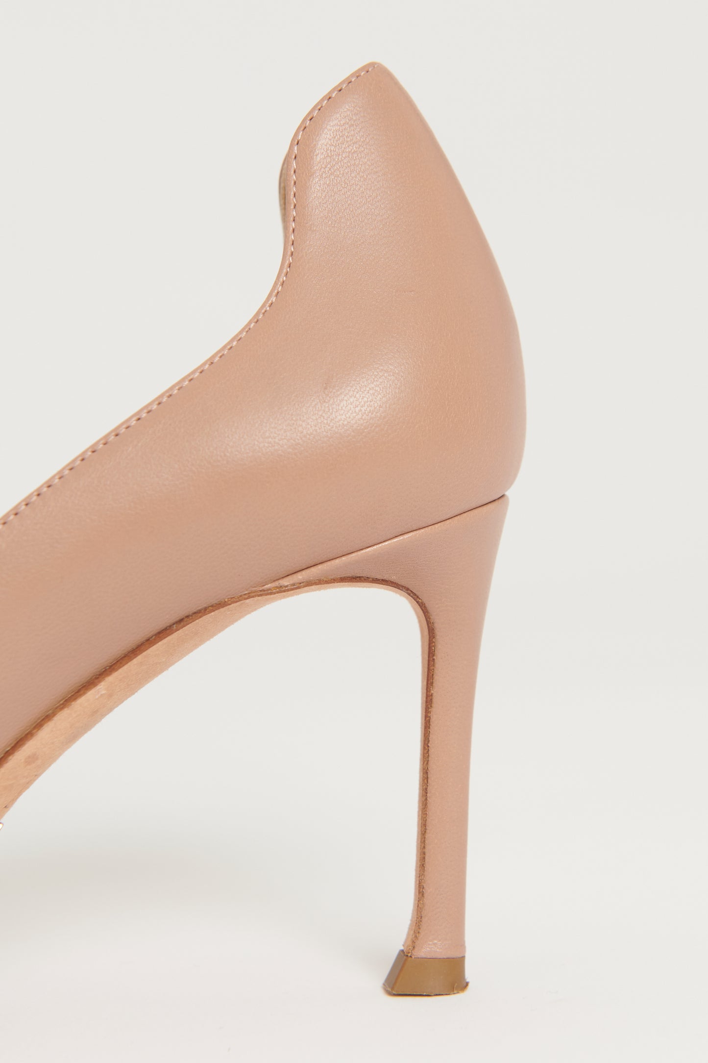 D-Moi Nude Pointed Toe Preowned Pumps Heels