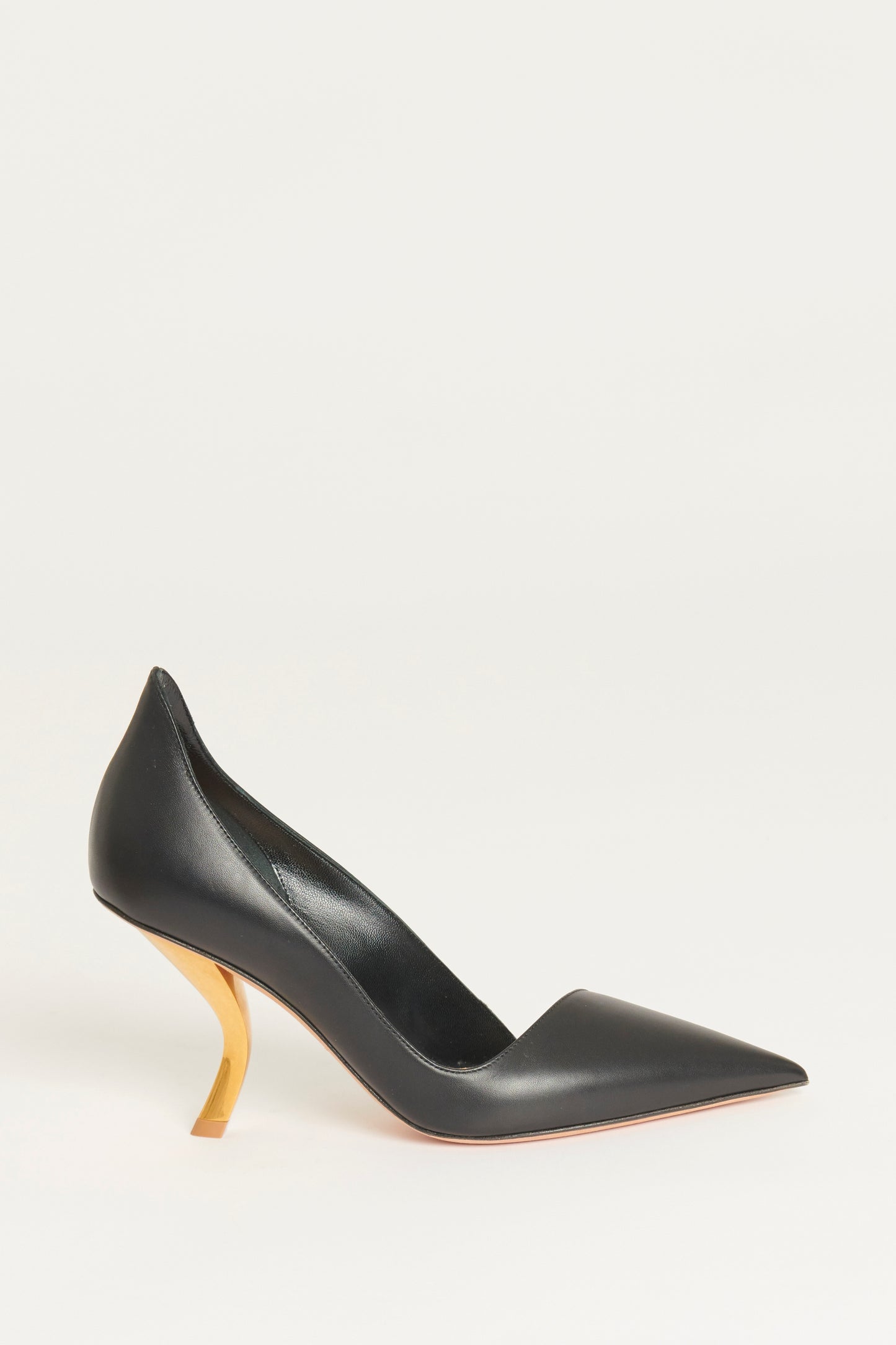 Black Leather Gold Heel Preowned Pumps